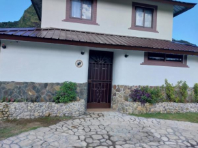 Cabaña Marys - privacidad y tranquilidad en las montañas de panamá